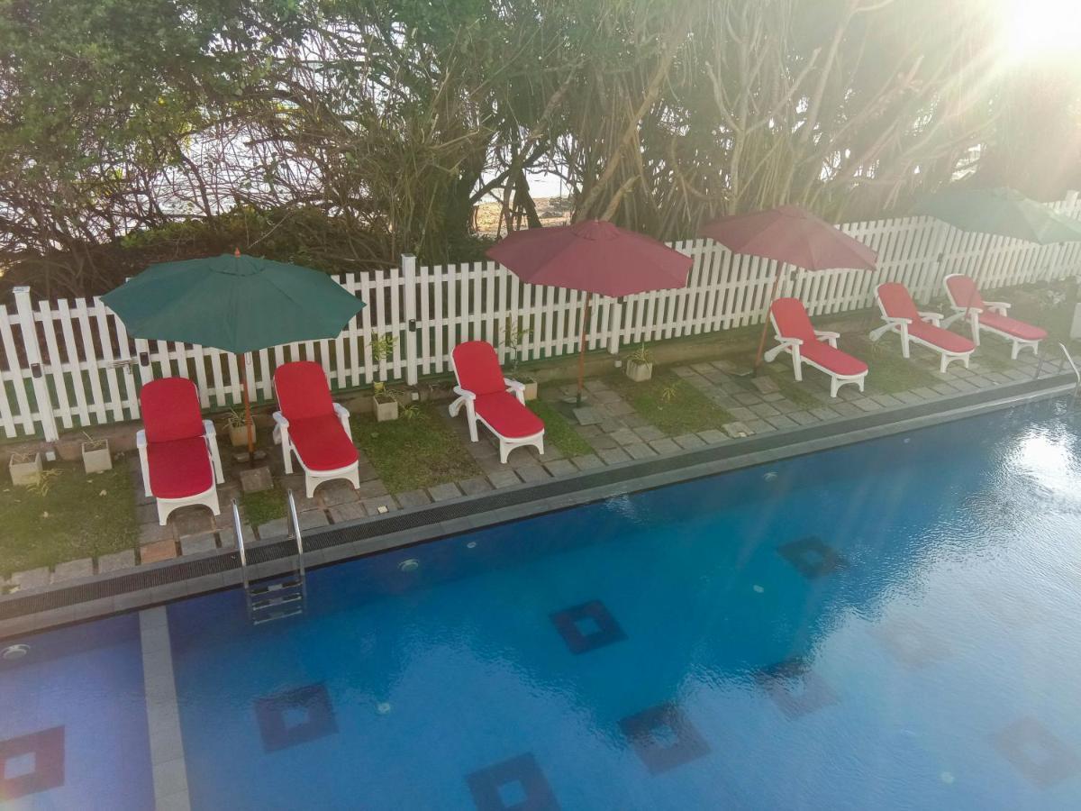 Ara Beach Resort Mirissa Εξωτερικό φωτογραφία